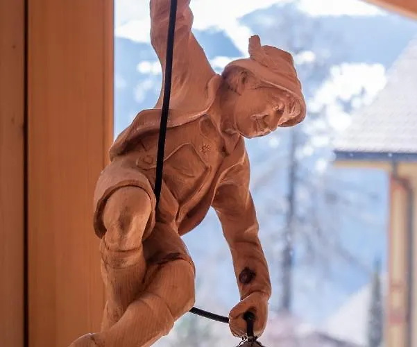 Aquila 7 Penthouse Apartment Wengen