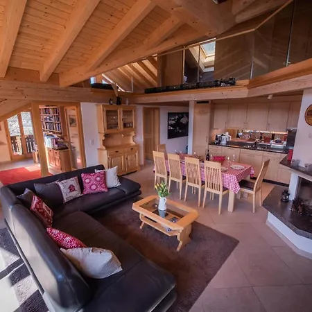 Aquila 7 Penthouse アパート *